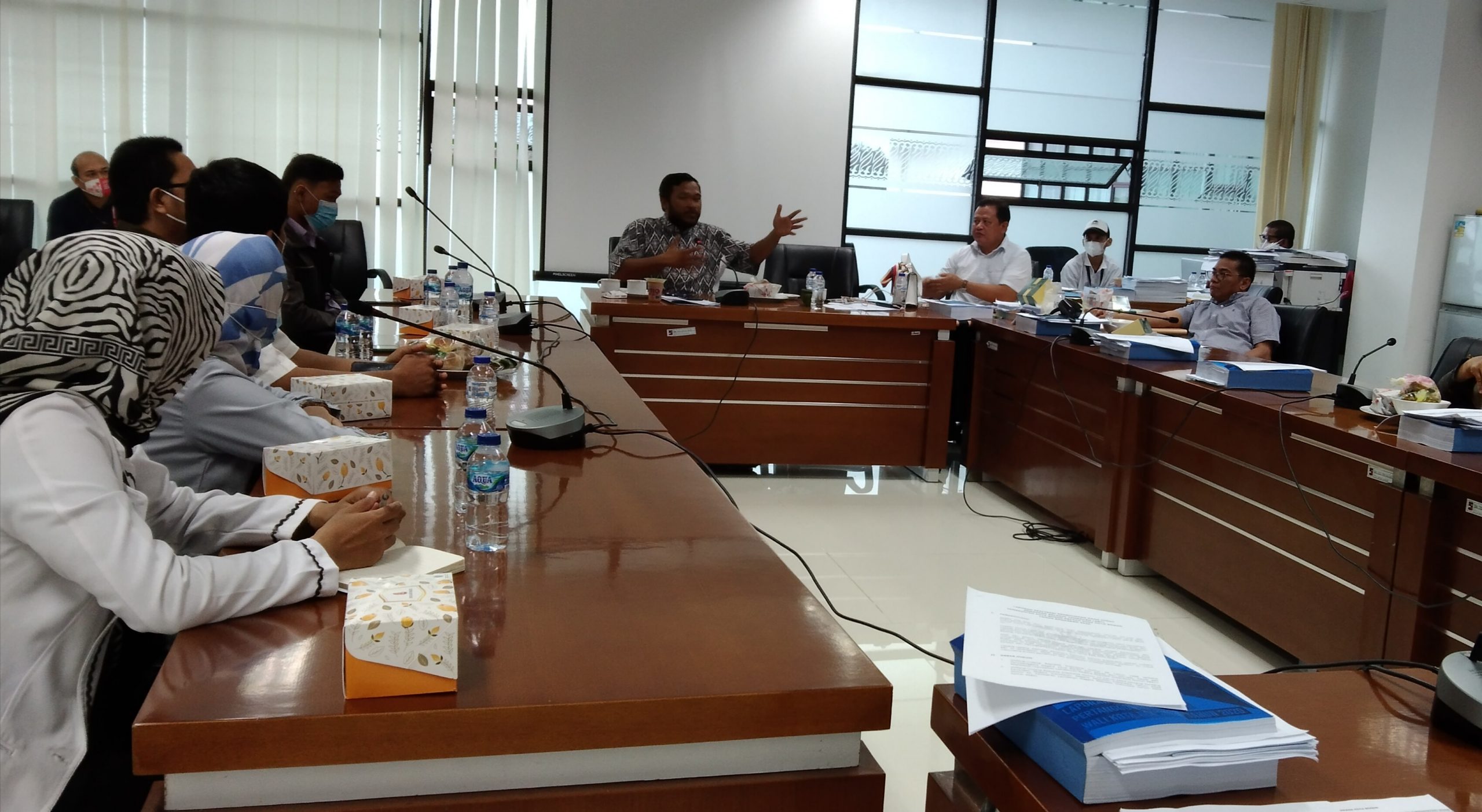 Miris! Ribuan Guru Honorer, Belum Terima Gaji