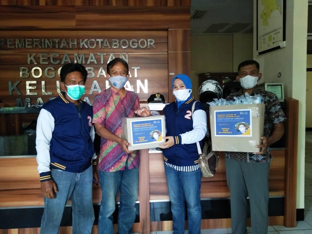 DPS Sebar Ribuan Paket Masker dan Sembako di Bogor Barat