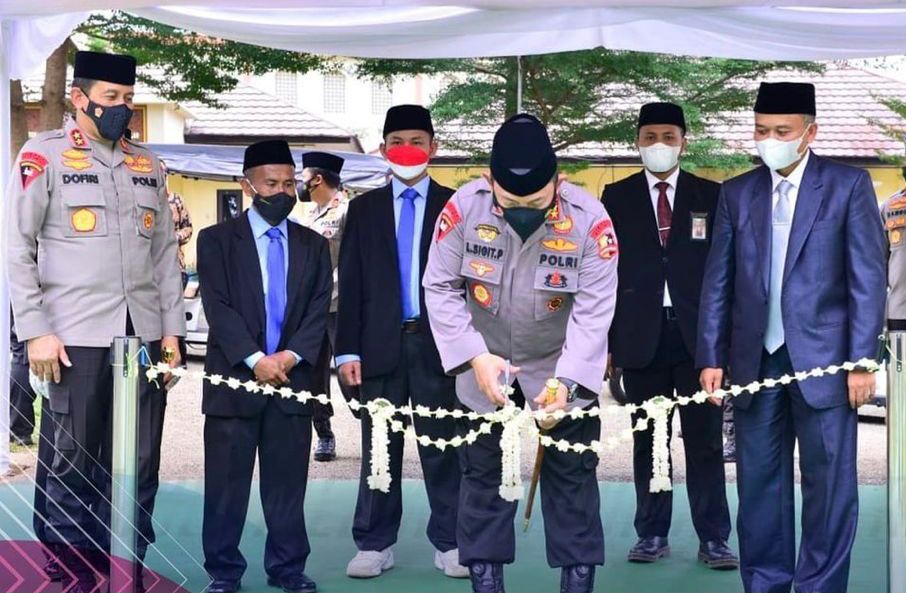 Kapolri Jenderal Listyo Sigit Resmikan Gedung Asrama Ponpes Modern Al-Azhar