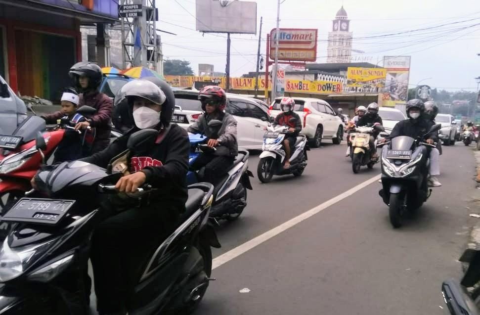 Rencana Pelebaran Jalan Raya Puncak Gagal