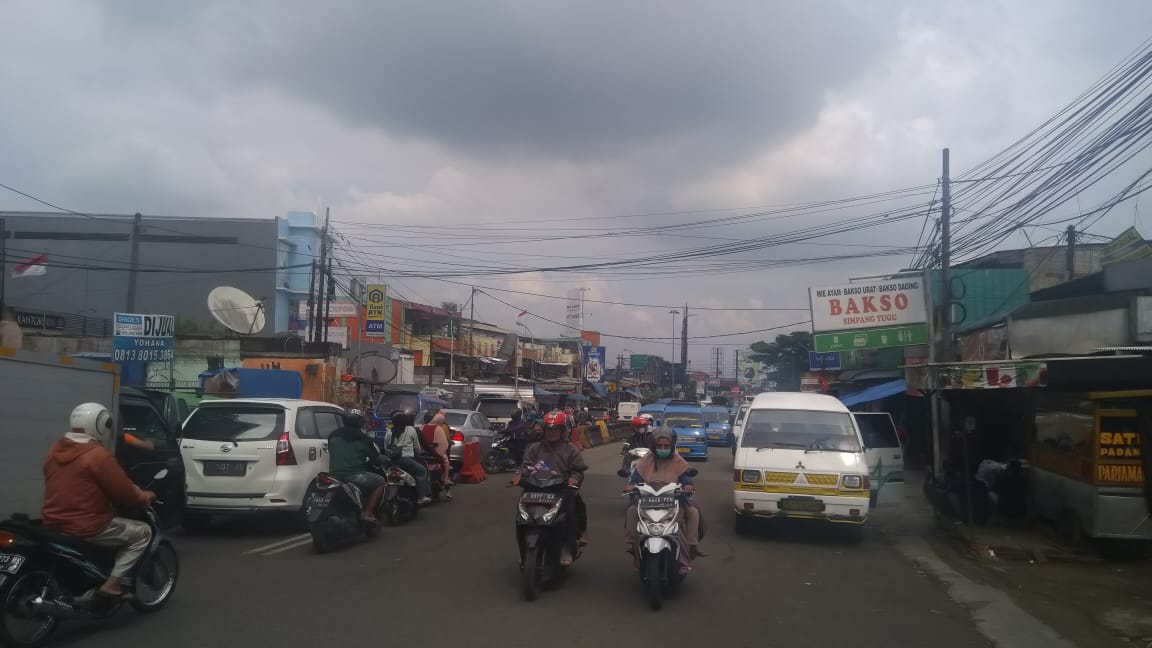Masuki Hari Pertama Bulan Ramadhan, Jalan Raya Puncak “Lenglang”