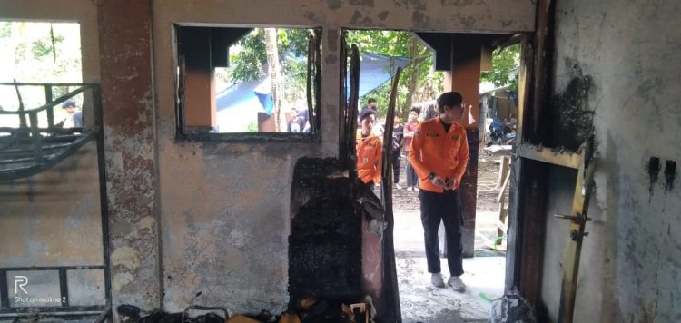 Ponpes Al-Ihsan Baron Kebakaran, Satu Kamar Santri Ludes Dilalap si Jago Merah 