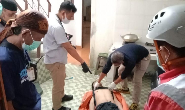 Bos Bengkel Motor Tewas Gantung Diri Dalam Toilet 
