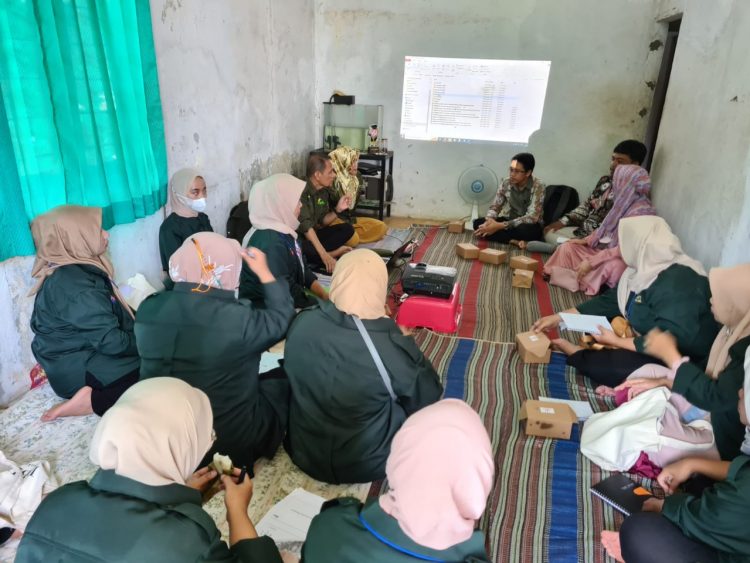 Kembangkan Ekonomi Petani Hydroponik, FEB UIKA Berikan Pelatihan