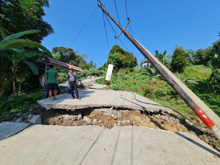 Soal Pergerakan Tanah di Bojong Koneng, Plt. Bupati Bogor Tetapkan Status Tanggap Darurat