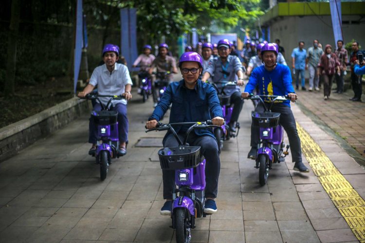 Perdana! Di Kota Bogor Tersedia 100 Titik Penyewaan Sepeda Listrik