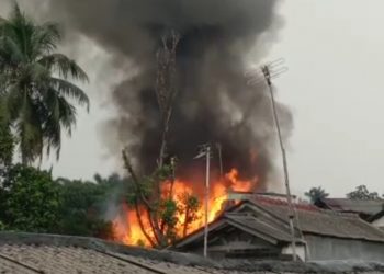 Diduga Gara-gara Puntung Rokok, Tiga Rumah Ludes Terbakar