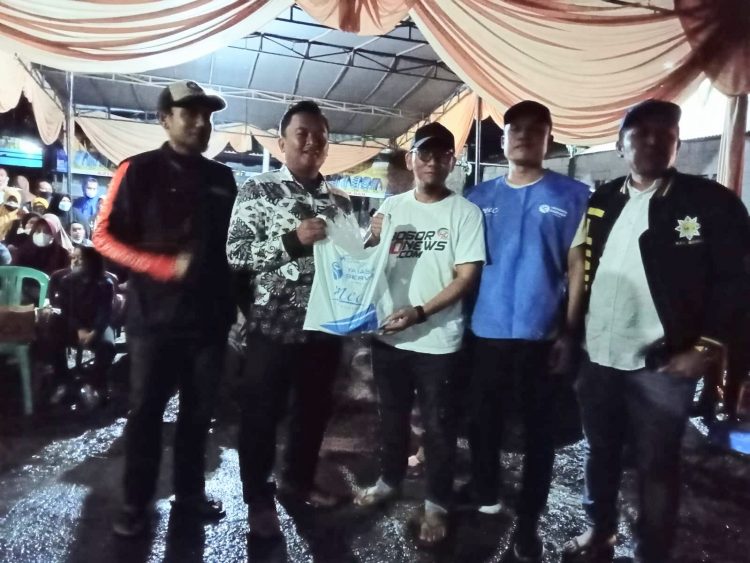 Jabar Quick Respon Bagikan Ribuan Paket Daging Sapi