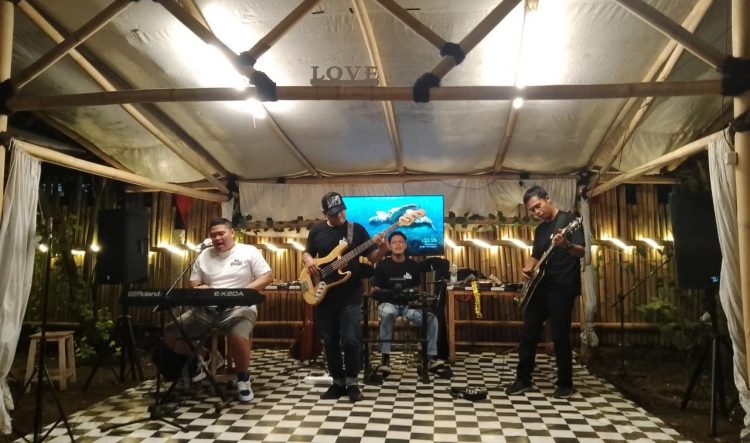 Sejumlah Musisi Guncang Cafe Taman Dramaga