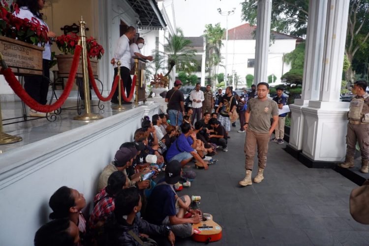 Satpol PP Kota Bogor Gelandang 26 Pengamen 