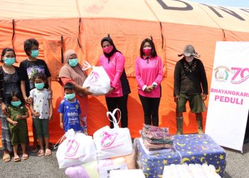 Bhayangkari Cabang Bogor Beri Bantuan Korban Longsor