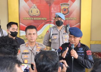 Dua Tembakan Intel Brimob, Berhasil Lumpuhkan Tiga Begal 