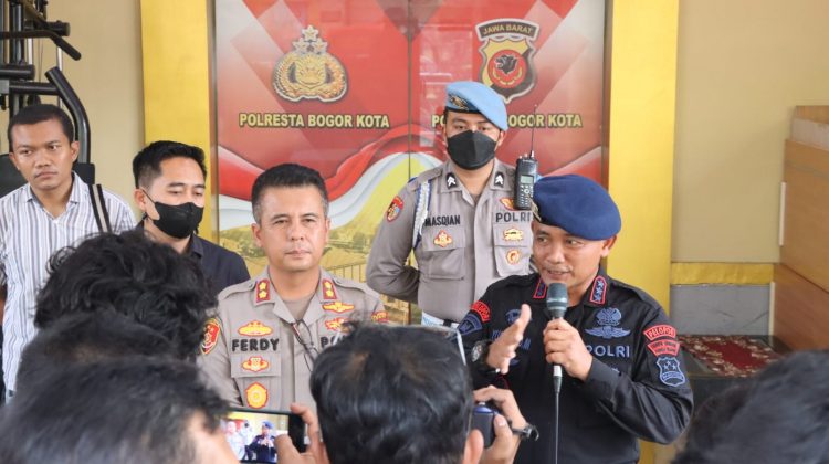 Dua Tembakan Intel Brimob, Berhasil Lumpuhkan Tiga Begal 