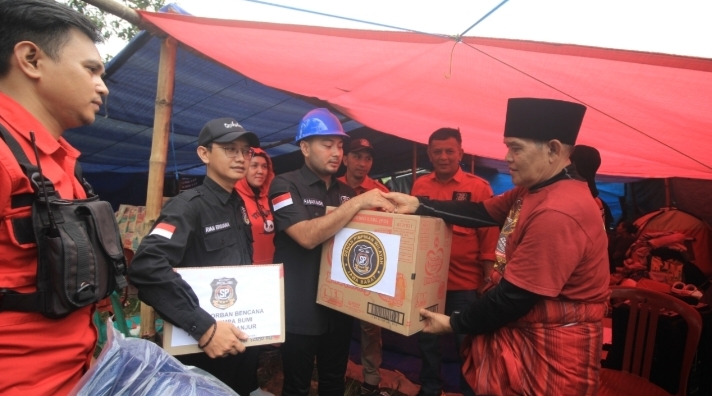 Sahabat Polisi Jabar Beri Bantuan Untuk Korban Bencana di Cianjur