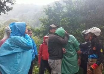 Alami Cedera, Lima Pendaki Gunung Dievakuasi Tim Relawan Gunung Salak
