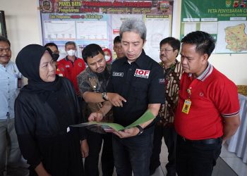 Pemkot dan BPN Kota Bogor Bagikan Sertifikat PTSL di Sukadamai