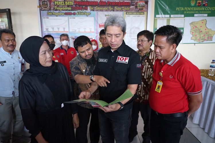 Pemkot dan BPN Kota Bogor Bagikan Sertifikat PTSL di Sukadamai