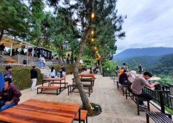 Keren! Lingkung Gunung Adventure Camp Bogor Gelar Parade Band Gratis