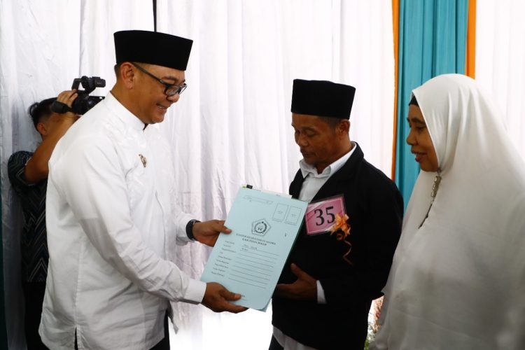 Puluhan Pasutri Ikuti Itsbat Nikah di Momen Hari Ibu ke 94