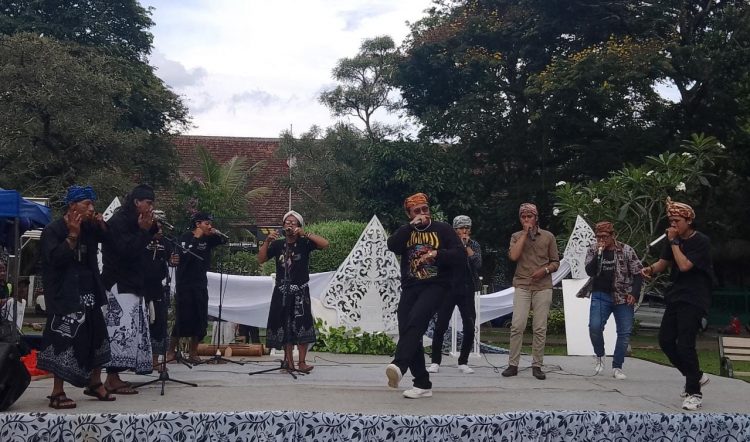 Musik Tradisional Karinding Goyang Taman Ekspresi