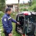 Sebuah Mini Bus Terjun Bebas ke Jurang 