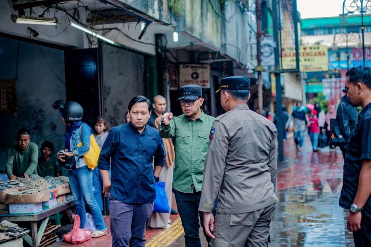 Pedestrian Jalan Pedati di Sterilkan Dari PKL