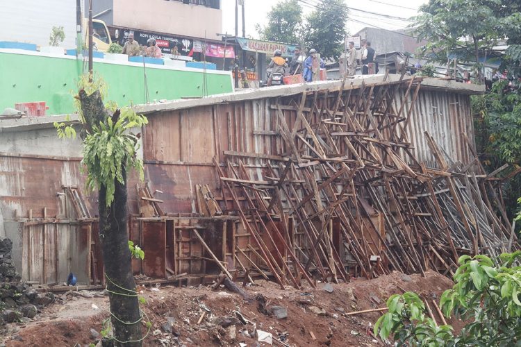 Sekda Giring Dinas PUPR Cek Proyek Jembatan Satu Sukaresmi