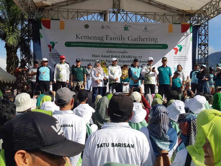 Ikatkan Kekeluargaan Antar Pegawai Kemenag Gelar Family Gathering