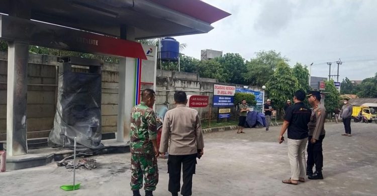 SPBU di Gunung Sindur Dilalap si Jago Merah