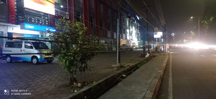 Jaringan Kabel Depan Ruko Jalan Raya Jakarta- Bogor Ancam Keselamatan Warga