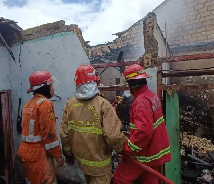 Dua Unit Rumah Warga Ludes Dilalap si Jago Merah
