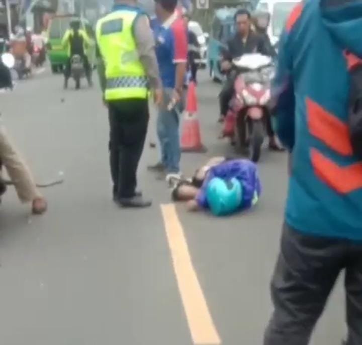Laka Lantas Ditengah Hujan Deras di Kawasan Puncak, Dua Orang Alami Luka Berat