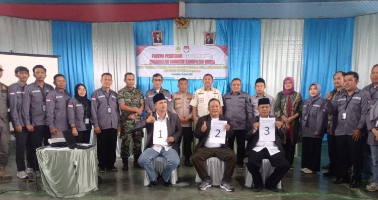 Panitia Pilkades Desa Lemah Duhur Kocok Nomor Urut Cakades