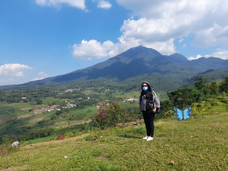 Takjub, Indahnya Wisata Alun Alun Kuta Genggelang