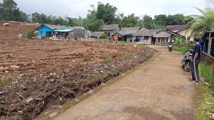 Warga Tuding Alih Fungsi Lahan Jadi Biang Kerok Banjir di Kampung Sinarwangi