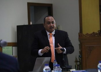 Ketua DPRD Kota Bogor, Atang Trisnanto Raih Gelar Doktor dari IPB University