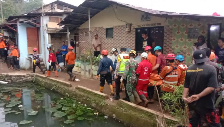 Tim SAR Gabungan Kembali Temukan Dua Janazah Korban Bencana Longsor Empang 
