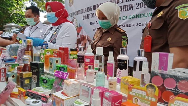 Waspada! Pabrik Kosmetik Ilegal Digerebek, Cek dan Teliti Produk Kosmetik Anda