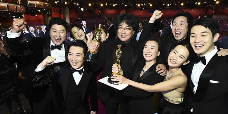 Salut, Selebritas Asal Asia Ini Sukses Raih Penghargaan Bergengsi di Kancah Hollywood