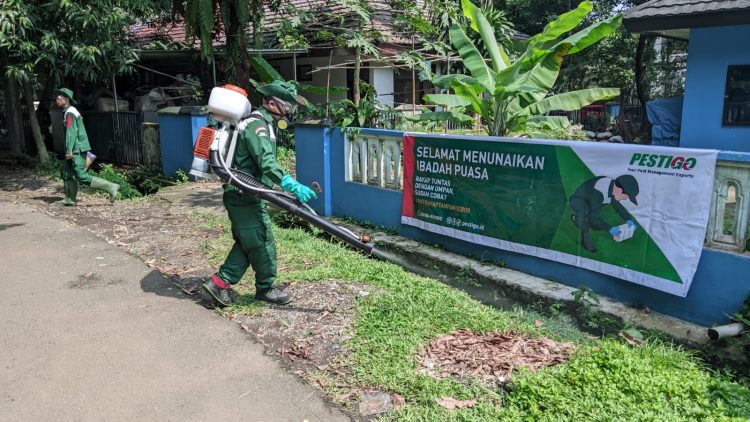 Antisipasi DBD, Jelang Ramadhan Sejumlah Masjid di Kota Bogor di Semprot