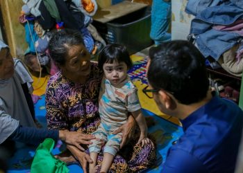 Blusukan ke Permukiman Padat Penduduk, Bima Temui Warga Yang Sakit