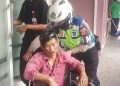 Polisi Penolong Gerak Cepat Bantu Korban Kecelakaan