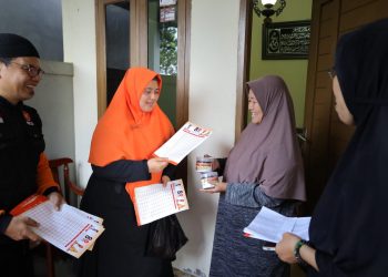 Melalui Program PKS Menyapa, Endah Tebar Ribuan Toples Kurma