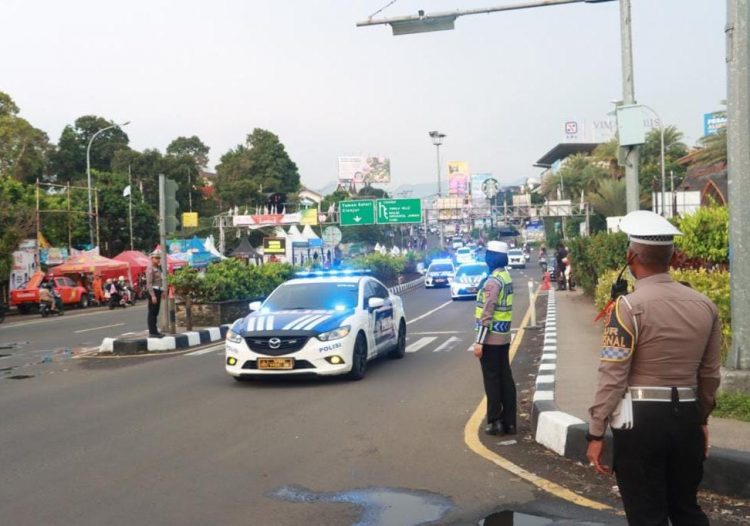 Antisipasi Kepadatan, Polres Bogor Atur Arus Lalu Lintas Kendaraan Wilayah Puncak