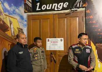 Jual Miras dan Nekad Beroperasi di Bulan Ramadhan, THM Charlie Lounge Disegel 