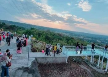 Wow! Buat yang Ngaku Gaul, Ada Bukit Cinta Anti Galau yang Harus Dikunjungi