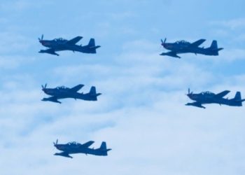 Bikin Antusias, HUT TNI AU ke-77 Gelar Manuver Jet Tempur 