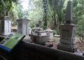 Seram! Mengunjungi Makam Belanda yang Angker, Tempat Netherland Botanical Bersemayam