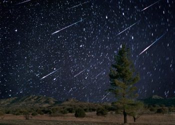 Puncak Hujan Meteor Eta Lyrid Malam Ini, Catat Jadwalnya!