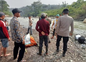 Warga Sukamakmur Digegerkan Penemuan Sesosok Mayat di Sungai Cipamingkis